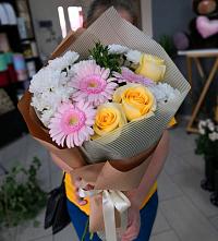 Букет цветов из:  Герберы, Розы и Хризантемы #REPLACE_PRED# Нижний Бестях