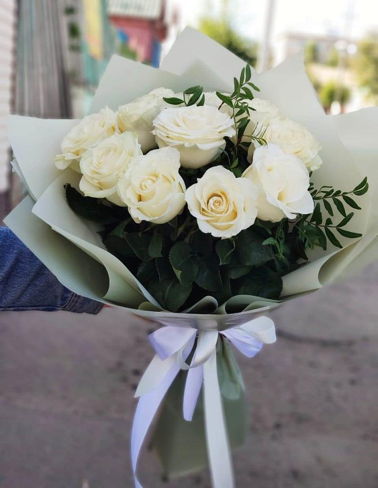 Букет Белые розы Проуд в Нижний Бестях