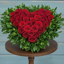 Цветочная композиция из Розы в виде сердца в Нижний Бестях