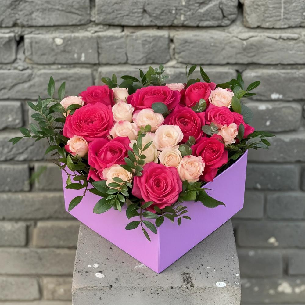 Цветочная композиция из Розы в коробке в Нижний Бестях