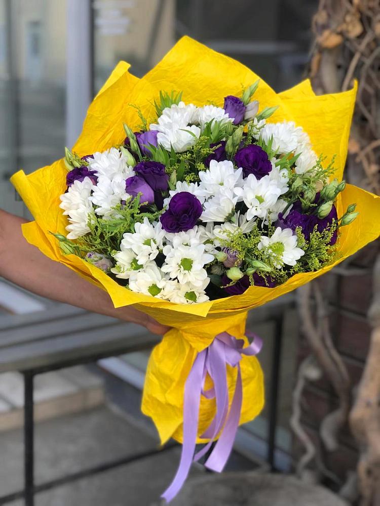 Букет цветов из: Ирисы, Хризантемы и Ромашки в Нижний Бестях
