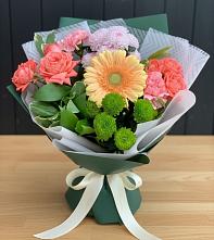 Букет цветов из:  Гвоздики, Розы, Герберы и Хризантемы в Нижний Бестях