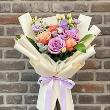 Букет цветов из:  Лизиантусы и Розы в Нижний Бестях