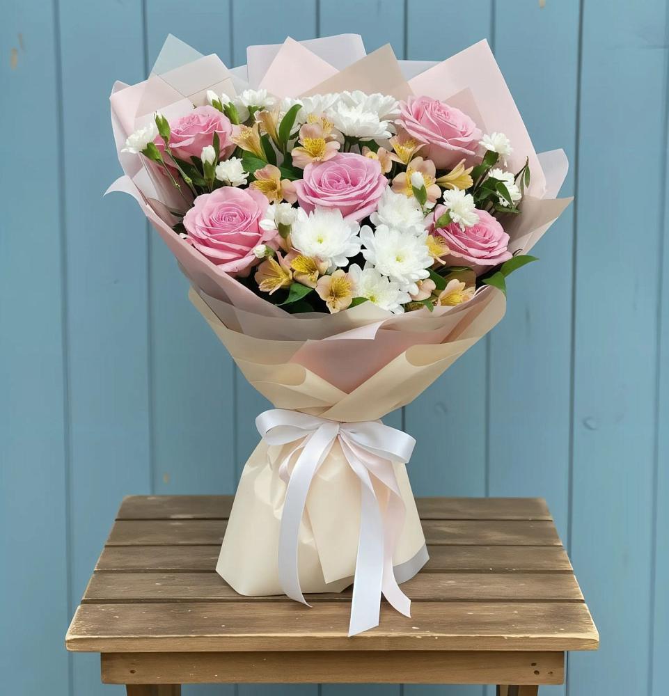 Букет цветов из: Гвоздики, Орхидеи и Розы в Нижний Бестях