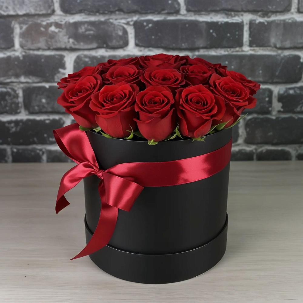 Цветочная композиция из Розы в шляпной коробке в Нижний Бестях